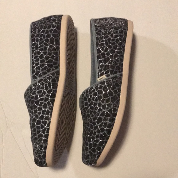 Tom’s Shoes W 9.5 Blue Sparkling Pattern - never worn - Picture 6 of 12